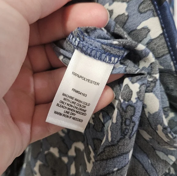 Marc New York Blue Animal Print Blouse! - Picture 3 of 6